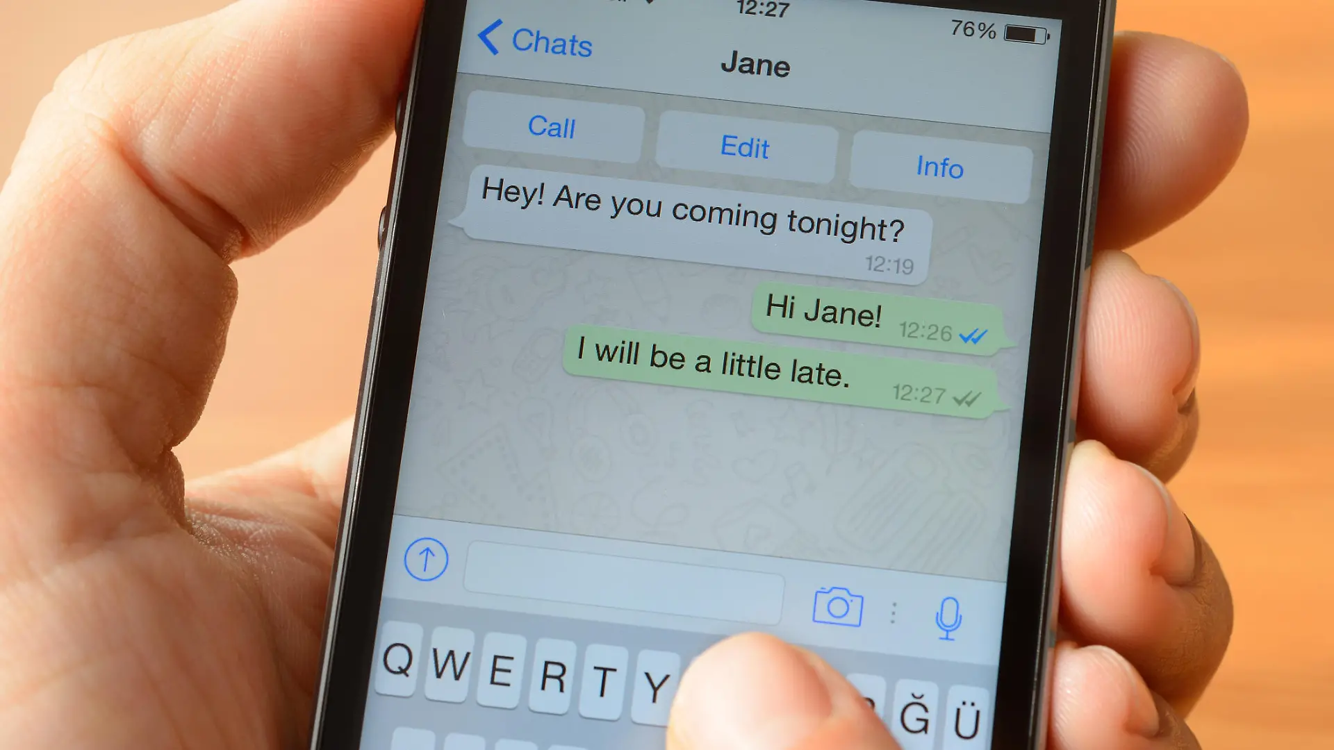 Punkt am Satzende: Passiv-Aggressive WhatsApp-Nachricht