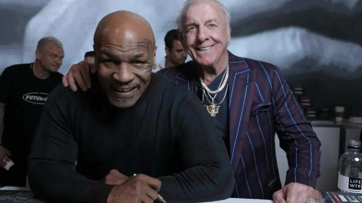 Ric Flair und Mike Tyson - zwei Ringlegenden kämpfen für schlaffe Männer