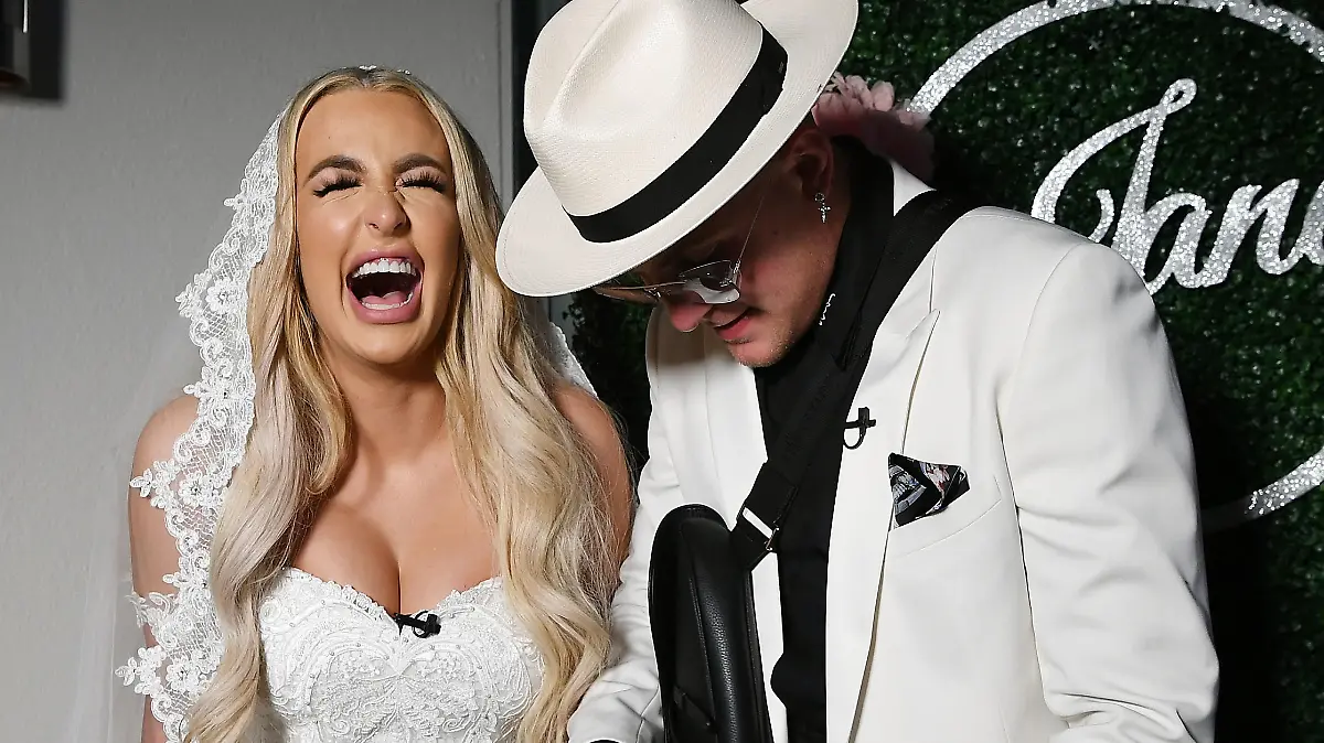 Tana Mongeau und Jake Paul bei der Ankunft auf ihrer Hochzeit in Las Vegas.