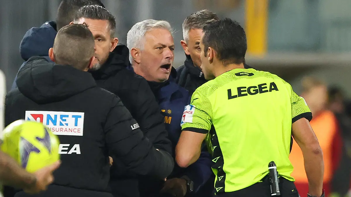 February 28, 2023, CREMONA: Romas head coach JosÃ Mourinho leaves the field after the expulsion during the Italian Serie A soccer match US Cremonese vs AS Roma at Giovanni Zini stadium in Cremona, Italy, 28 February 2023..ANSA/SIMONE VENEZIA. Soccer: Serie A US Cremonese vs AS Roma PUBLICATIONxINxGERxSUIxAUTxONLY - ZUMAa110 20230228_zaf_a110_009 Copyright: xSimonexVeneziax