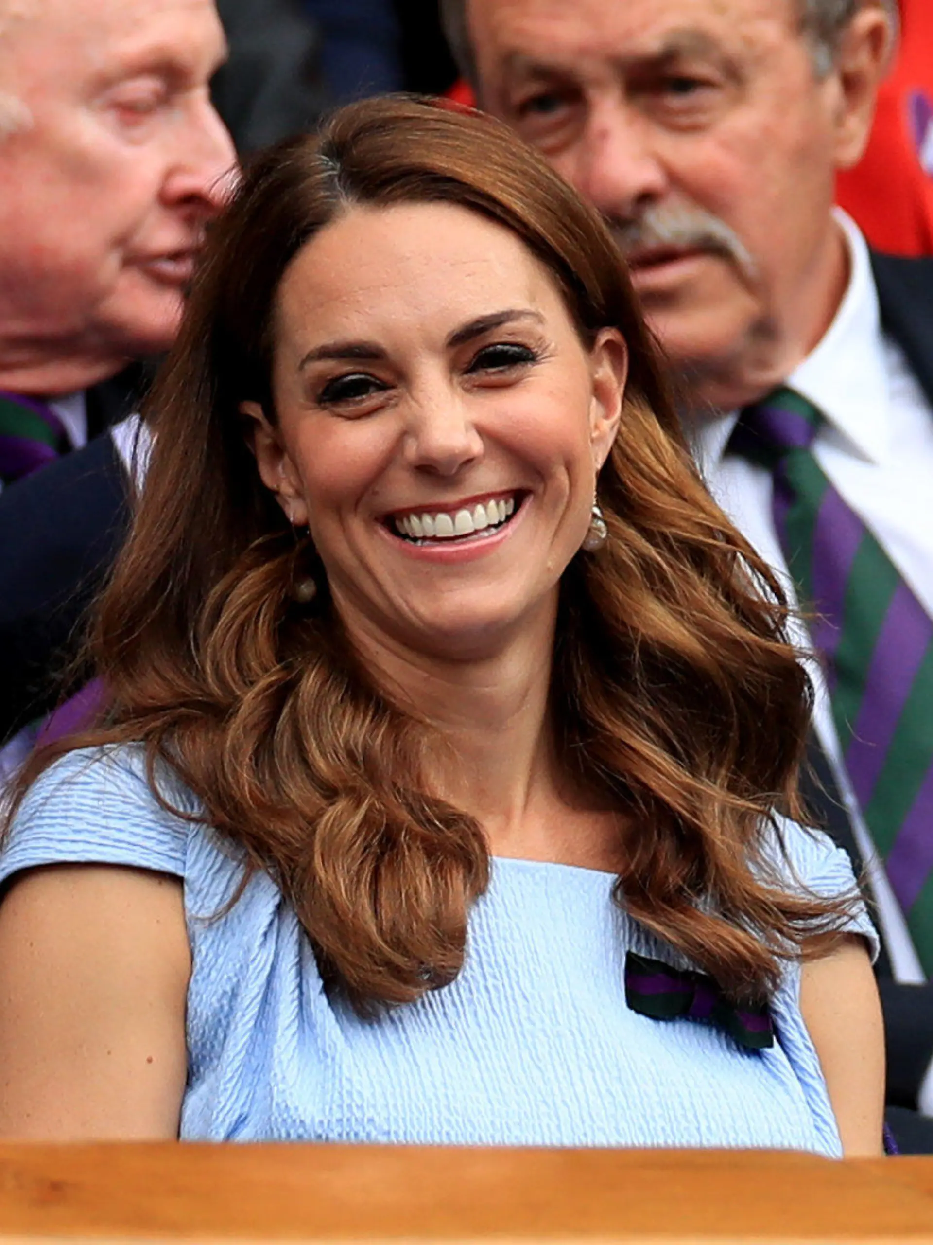 14.07.2019, Großbritannien, London: Tennis: Grand Slam/ATP-Tour - Wimbledon, Einzel, Herren, Finale, Djokovic (Serbien) - Federer (Schweiz). Kate, Herzogin von Cambridge, sitzt in der Zuschauertribüne. Foto: Mike Egerton/PA Wire/dpa +++ dpa-Bildfunk +++