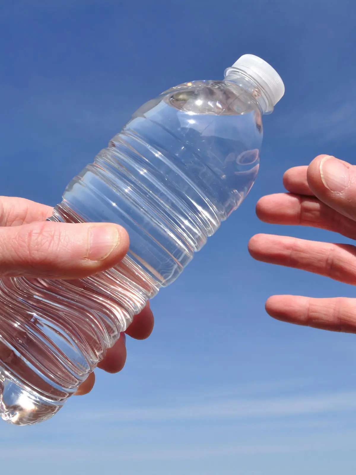 Wasser reichen