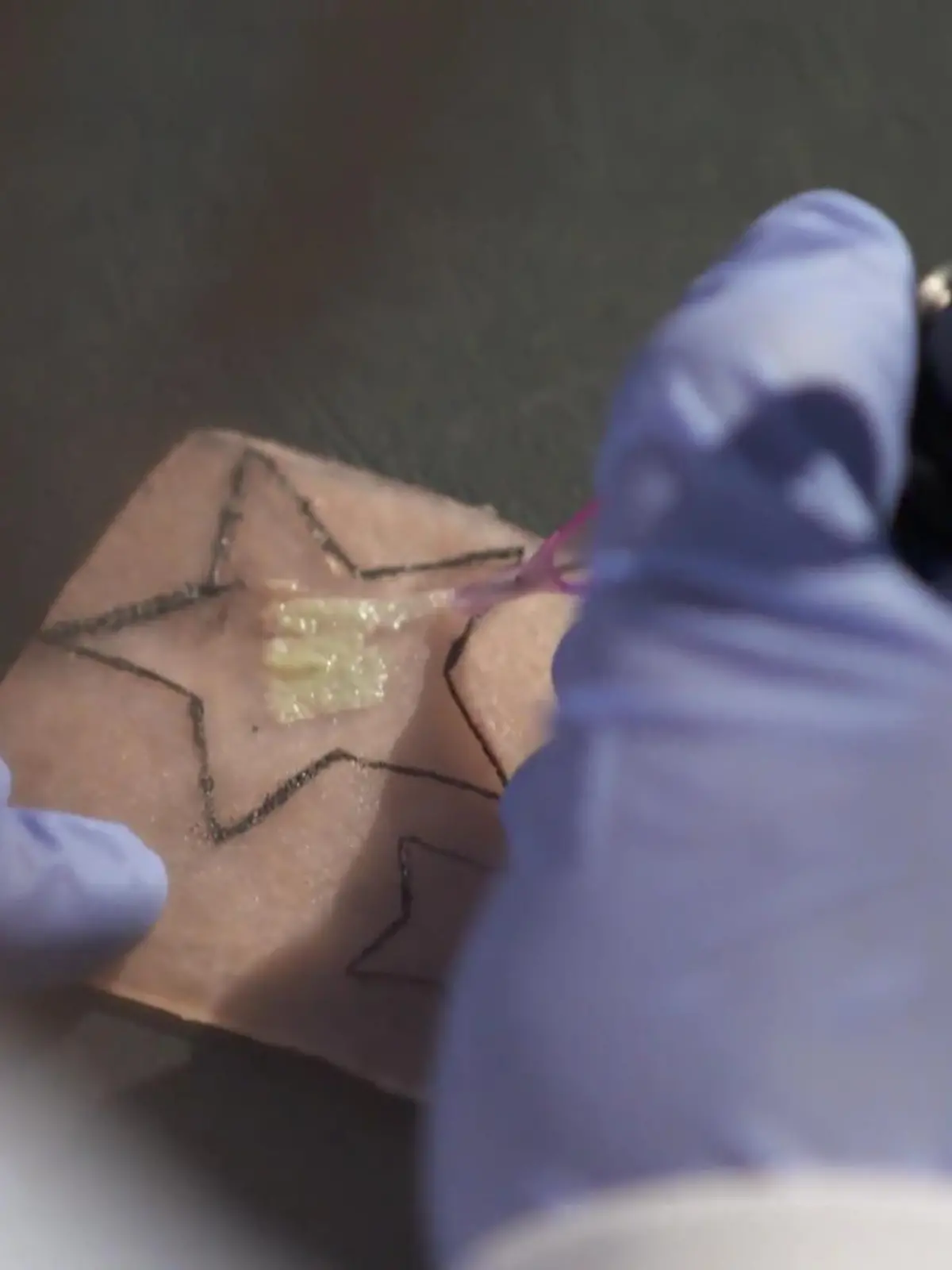 Bild zu: "Spezielle Tattoos erkennen Krankheiten"