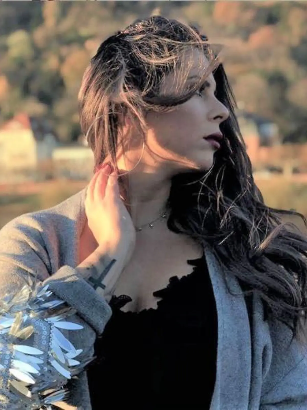 Auf Instagram zeigt sich Jenny Frankhauser jetzt ernster, postet dieses Bild und setzt den Hashtag "'#bestrong" dazu.