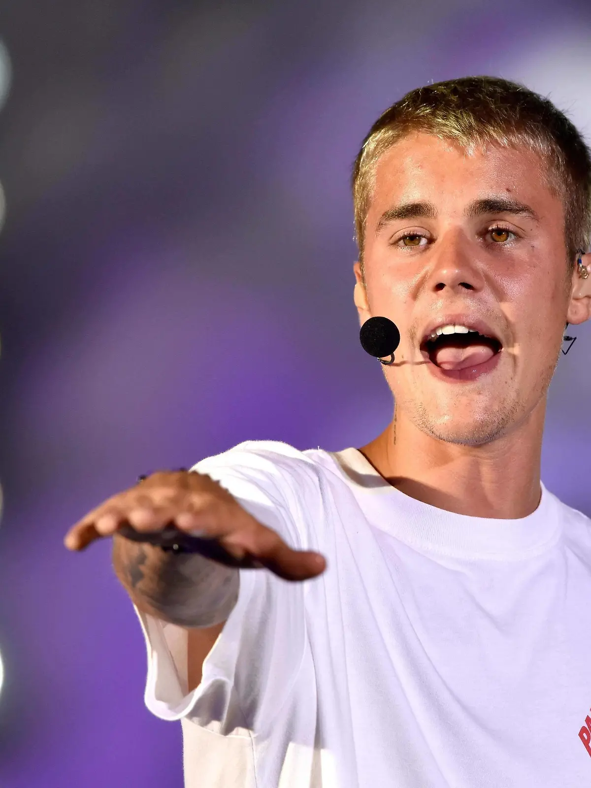  MUMBAI, INDIA - MAY 10: Canadian pop singer Justin Bieber performs for his purpose tour at D.Y. Patil Stadium, Nerul, on May 10, 2017 in Mumbai, India. Justin Bieber, a 23-year-old singer, who was in India as part of the Asia leg of his Purpose World Tour. Photo by Pratik Chorge/Hindustan Times  Canadian Pop Singer Justin Bieber Performs In Mumbai PUBLICATIONxNOTxINxIND