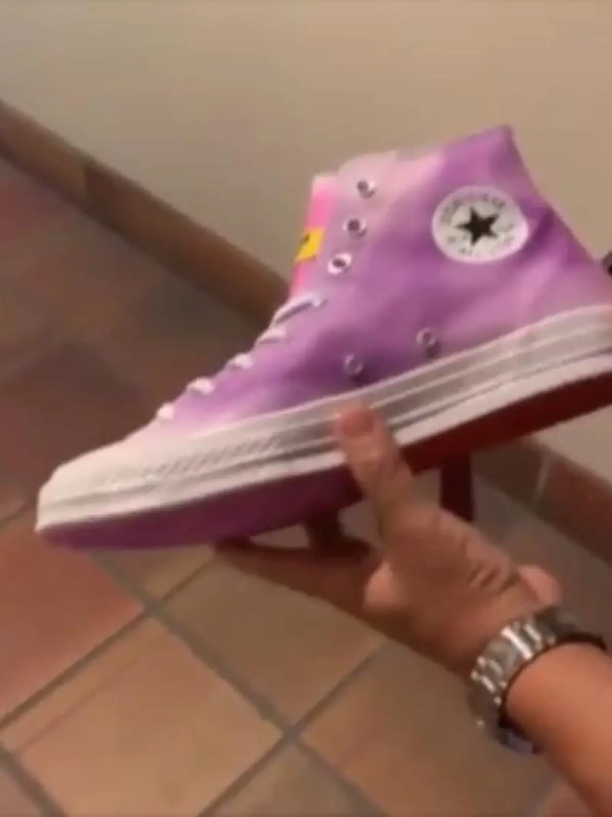 Bild zu: "Neue Chucks wechseln die Farbe"
