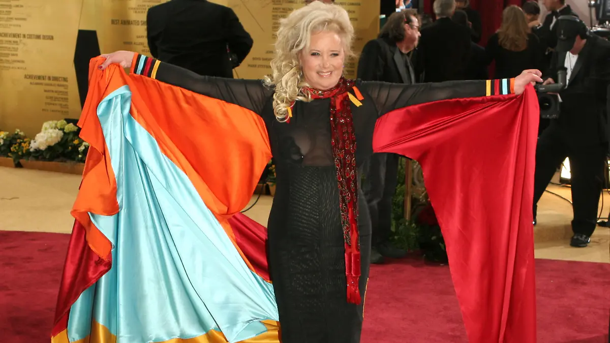 Sally Kirkland on the red carpet at the Oscars in Los Angeles, Sunday, Feb. 25, 2007. (AP Photo/Bernadette Tuazon)