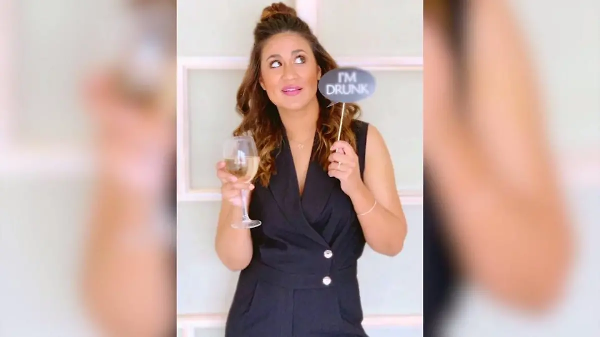 RTL-Moderatorin Steffi Brungs feiert JGA Wilde Party mit ihren Freundinnen