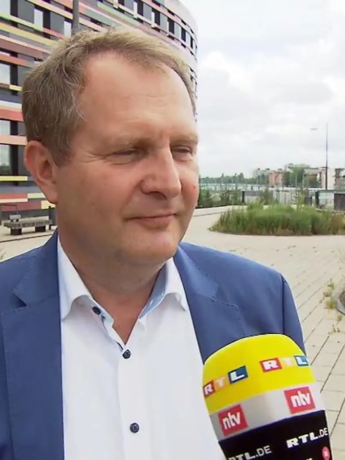 Bild zu: "Umweltsenator will weniger Flüge"
