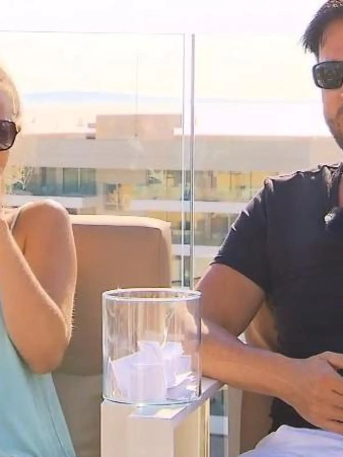 Laura Müller und Michael Wendler müssen sich den knallharten Sex-Fragen der RTL-Reporterin stellen.