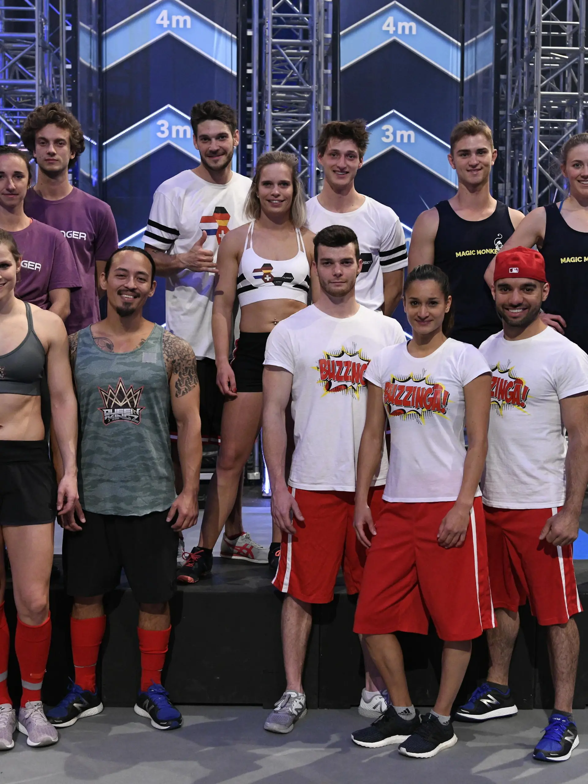 BU: Diese fünf Teams haben sich für das Finale qualifiziert. Oben, v.l.: "Cliffhanger", "Fusion" und "Magic Monkeys". Unten: "Queen of Kingz" (l.) und "Buzzinga".
BB: Zweite Staffel, Foto: TVNOW / Markus Hertrich, AZ 07.05.2019, Finale, AZ 06, AZ06, Gruppenfoto