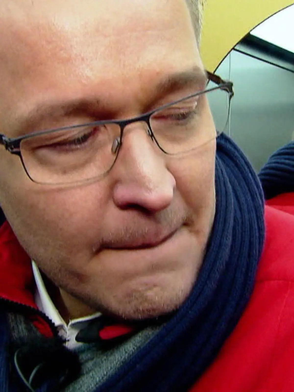 Bild zu: "Kann er seine Höhenangst überwinden?"