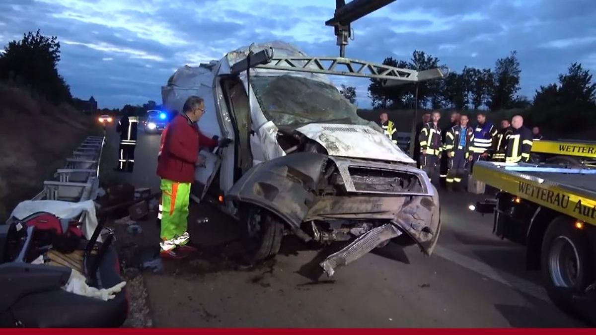 Unfallfahrer stirbt bei Rettungsversuch