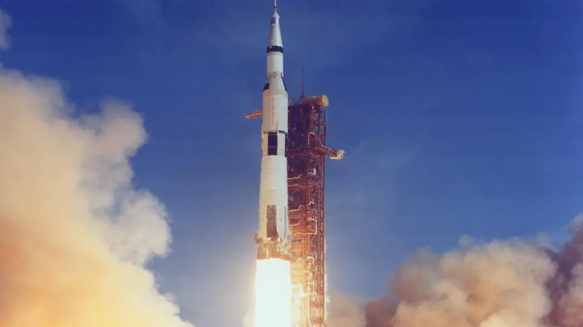 July 16, 1969 - Kennedy Space Center, U.S. - Saturn V launch vehicle (SA-506) for the Apollo 11 mission liftoff at 8:32 am CDT, July 16, 1969, from launch complex 39A at the Kennedy Space Center. Apollo 11 was the first manned lunar landing mission with a crew of three astronauts: Mission commander Neil A. Armstrong, Command Module pilot Michael Collins, and Lunar Module pilot Edwin Buzz E. Aldrin, Jr. It placed the first humans on the surface of the moon on July 20 and returned them back to Earth on July 24. Kennedy Space Center U.S. PUBLICATIONxINxGERxSUIxAUTxONLY - ZUMAz03_ 19690716_sha_z03_354 Copyright: xNASAx