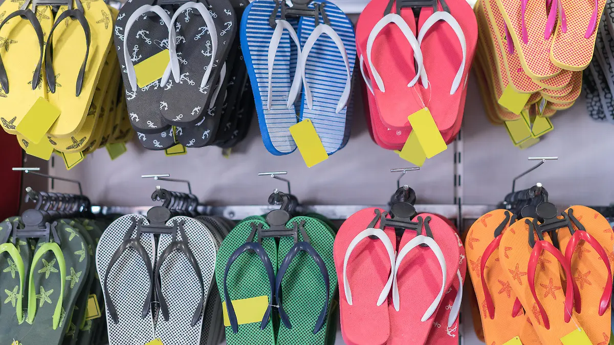Ständer mit Flip-Flops