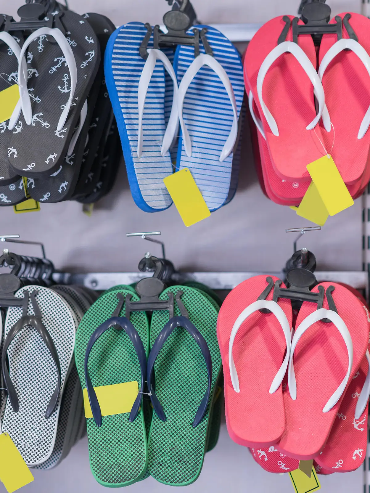 Ständer mit Flip-Flops