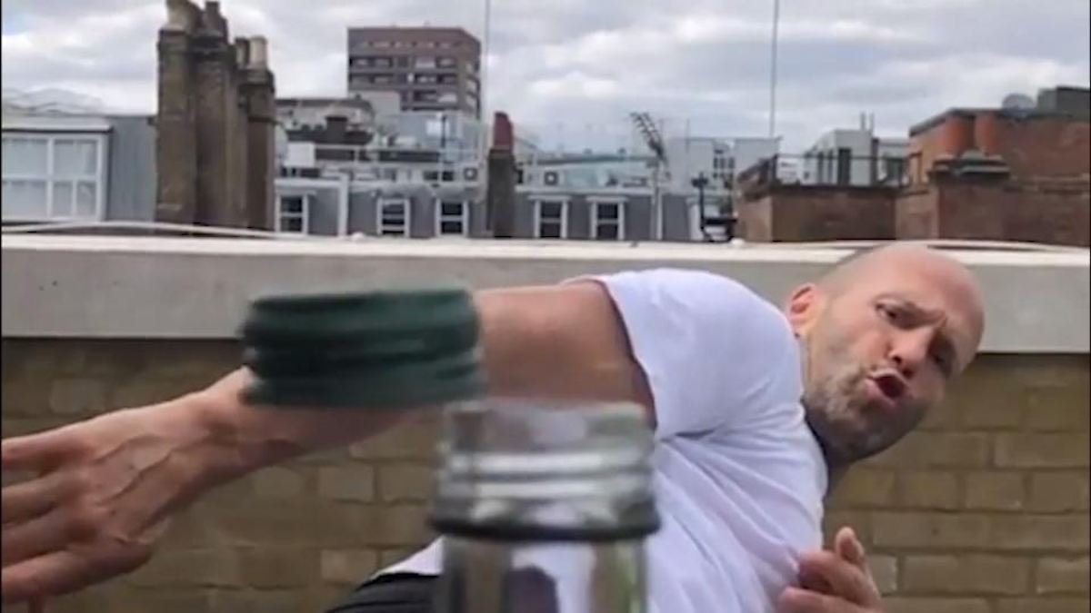 Die #Bottlecapchallenge erreicht Millionen