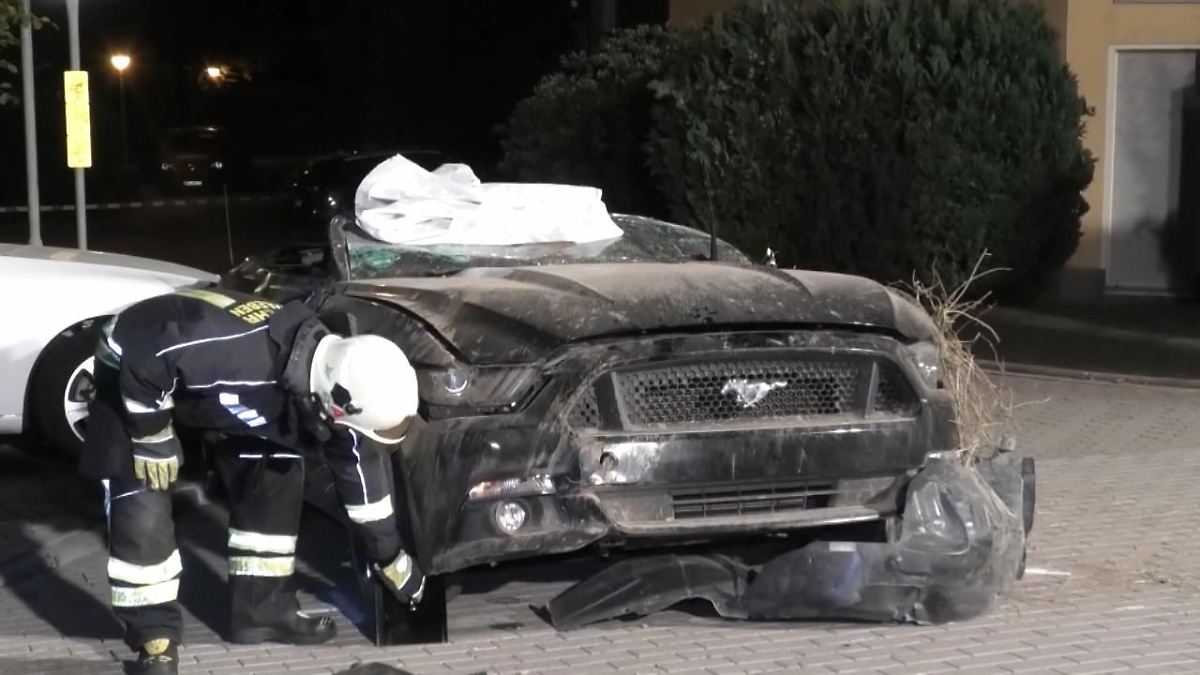 Mann stirbt bei Crash 100 Meter vor seinem Haus