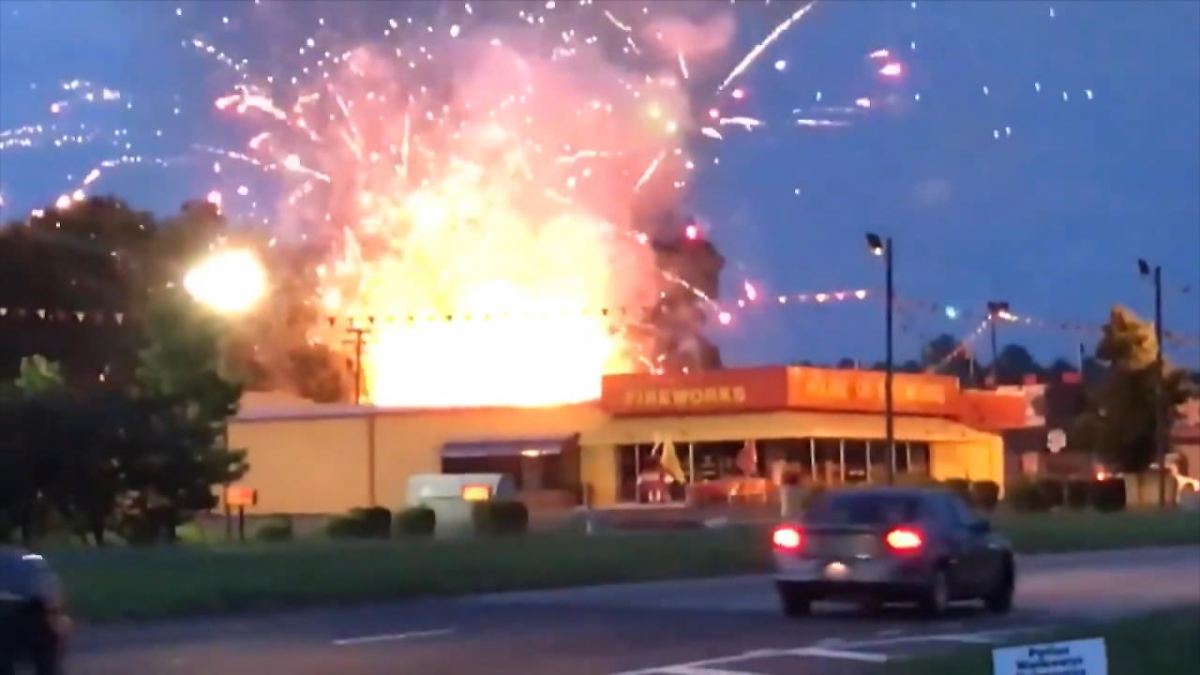 Unfreiwilliges Riesenfeuerwerk am Unabhängigkeitstag