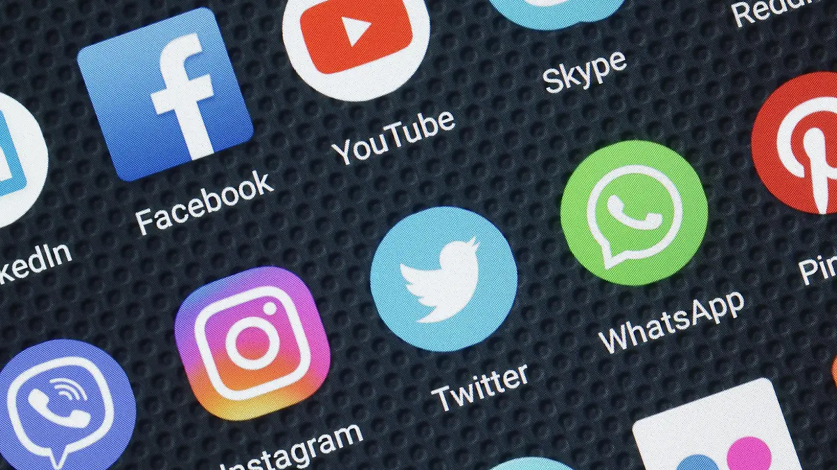 Social Media Apps auf einem Smartphone, Nahaufnahme *** Social media apps on a smartphone close-up Copyright: imageBROKER/SimonxBelcher ibldig04684551.jpg Bitte beachten Sie die gesetzlichen Bestimmungen des deutschen Urheberrechtes hinsichtlich der Namensnennung des Fotografen im direkten Umfeld der Veröffentlichung!