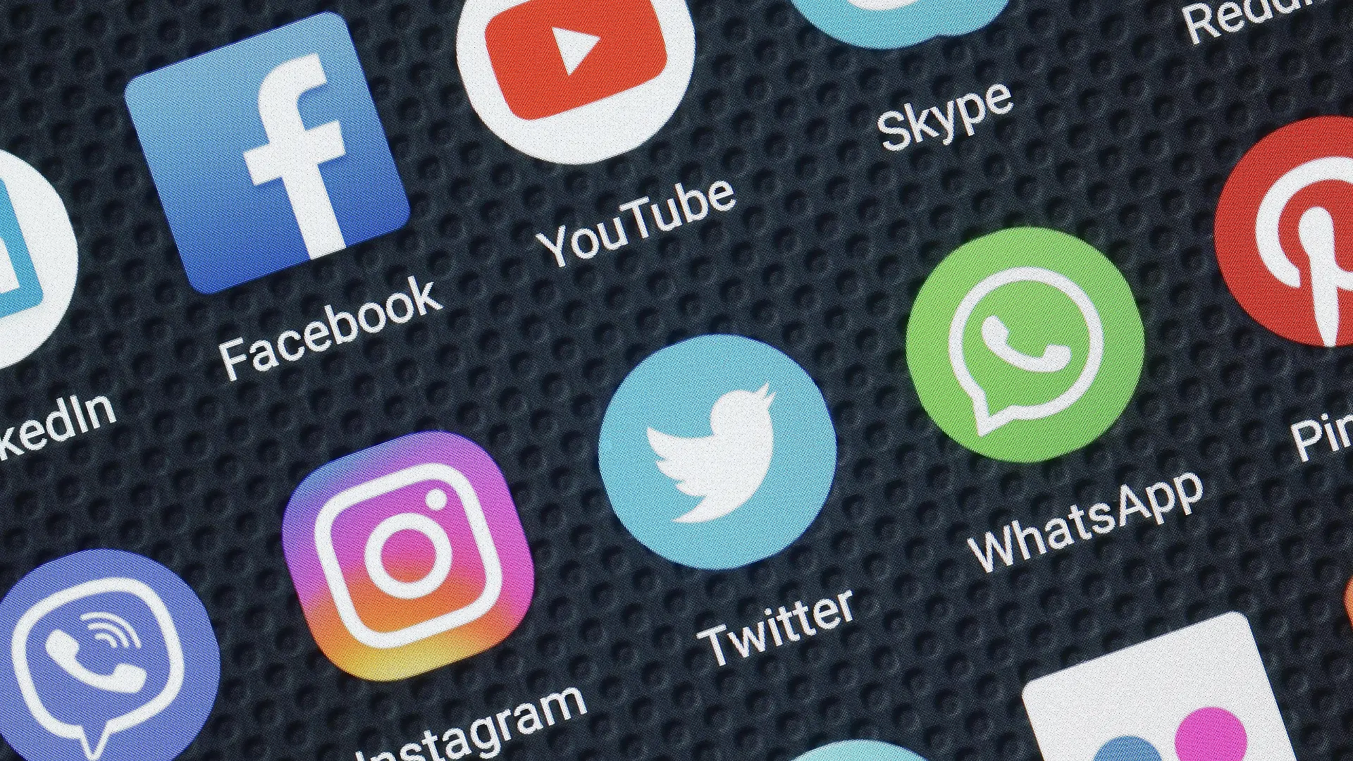Social Media Apps auf einem Smartphone, Nahaufnahme *** Social media apps on a smartphone close-up Copyright: imageBROKER/SimonxBelcher ibldig04684551.jpg Bitte beachten Sie die gesetzlichen Bestimmungen des deutschen Urheberrechtes hinsichtlich der Namensnennung des Fotografen im direkten Umfeld der Veröffentlichung!