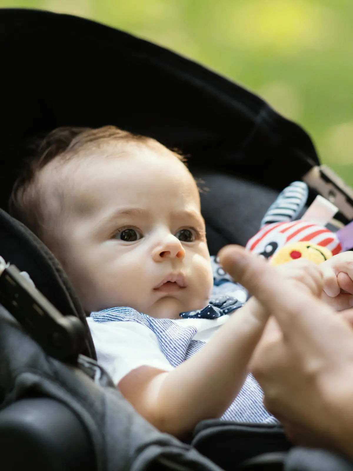 Finger weg vom Kinderwagen!