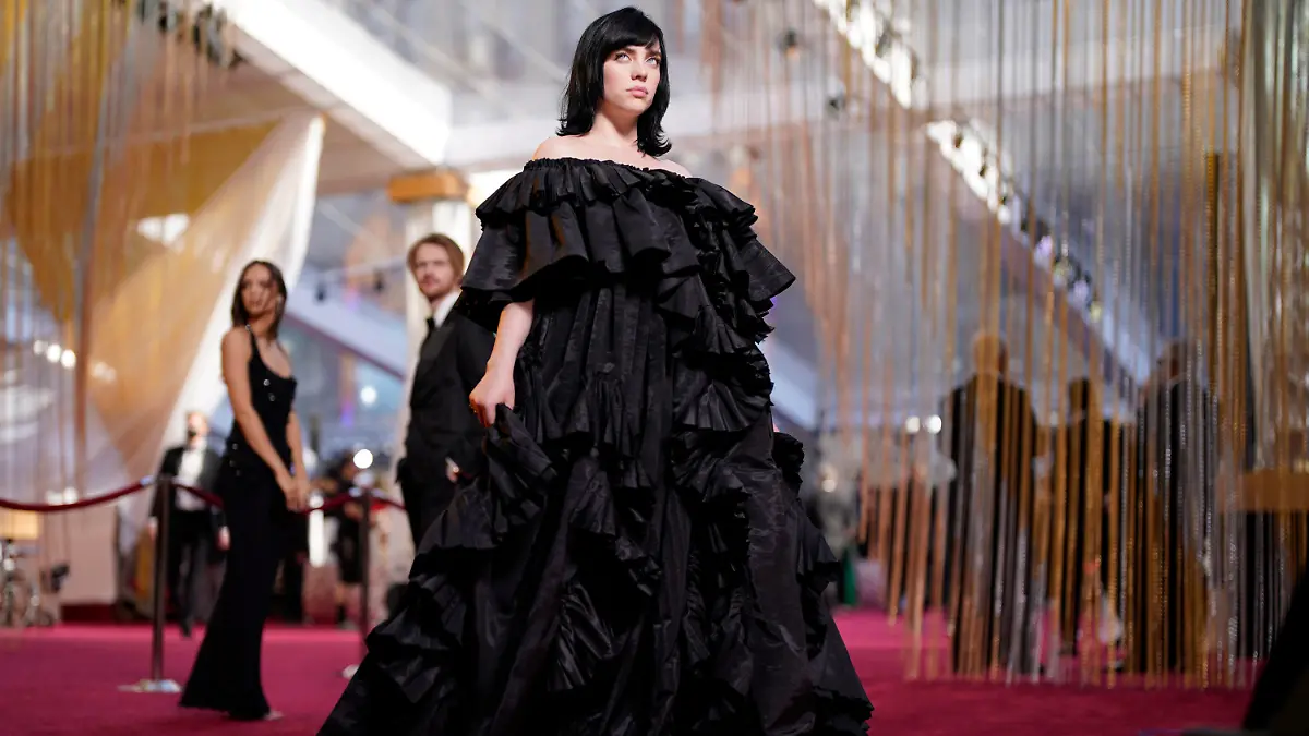 27.03.2022, USA, Los Angeles: Billie Eilish kommt zur 94. Verleihung der Academy Awards in Hollywood. Foto: John Locher/Invision/AP/dpa +++ dpa-Bildfunk +++