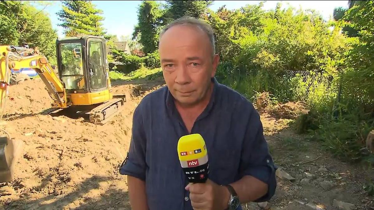 Polizei gräbt Garten in Wuppertal um