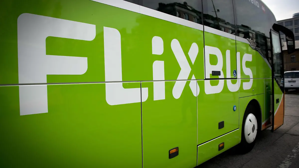 A FlixBus bus is seen during a press conference on 1st anniversary of launch of transport on domestic bus lines, in Prague, Czech Republic, on August 8, 2018. (CTKxPhoto/KaterinaxSulova) CTKPhotoP201808080401501 PUBLICATIONxINxGERxSUIxAUTxONLY suk5