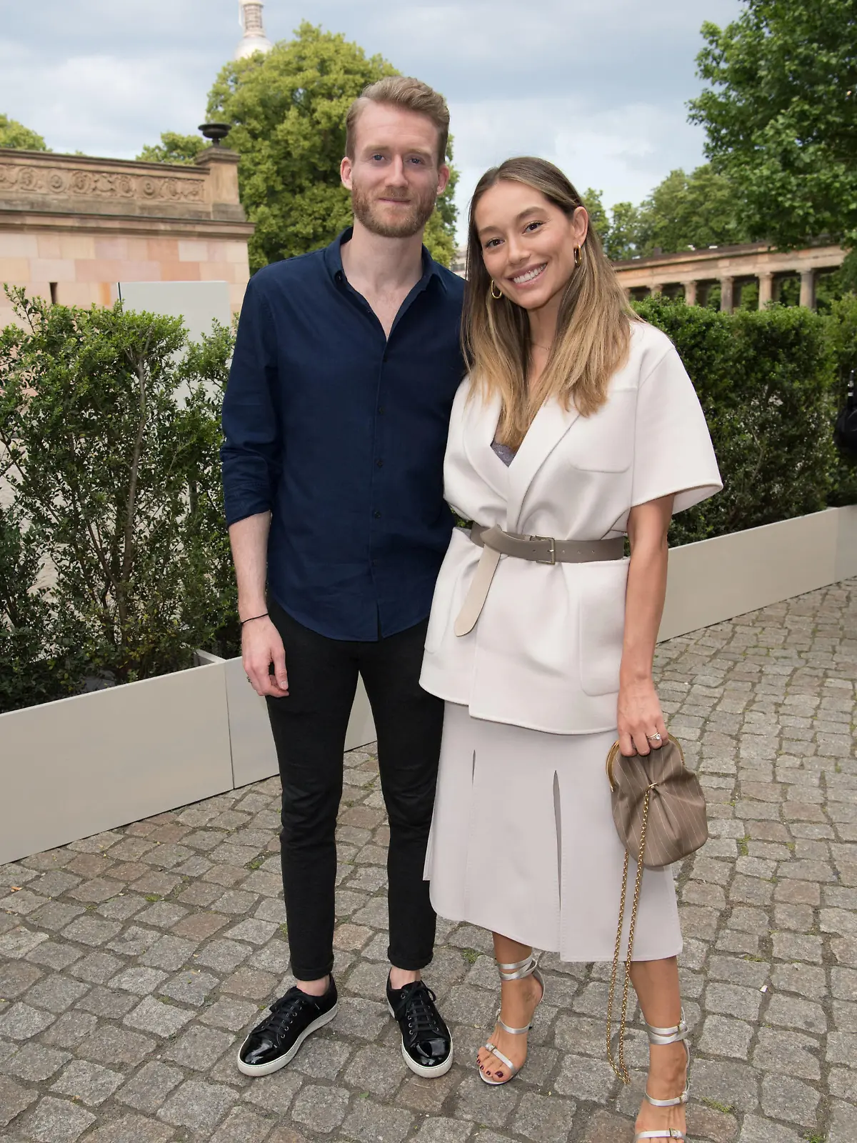 03.06.2019, Berlin: André Schürrle, Fußballspieler, und seine Frau Anna kommen zur Vorstellung der neuen Max Mara Resort-Kollektion 2020 im Neuen Museum. Foto: Jörg Carstensen/dpa +++ dpa-Bildfunk +++