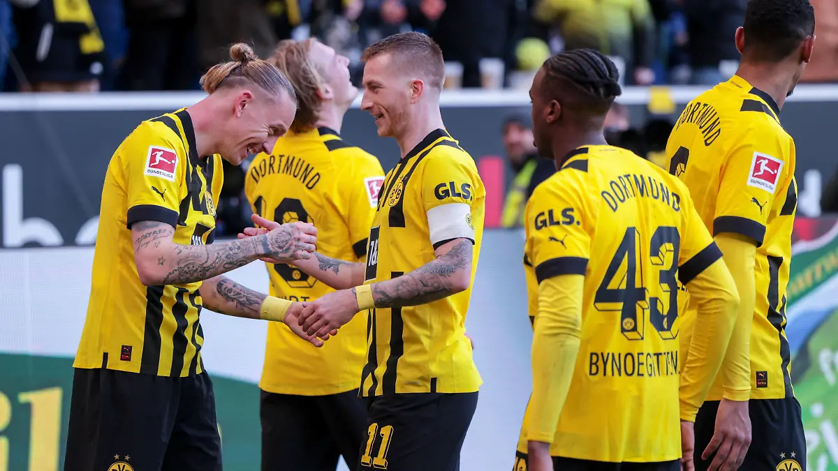 25.02.2023, Fussball, Saison 2022/2023, 1. Bundesliga, 22. Spieltag, TSG 1899 Hoffenheim - Borussia Dortmund, v. l. Marius Wolf Borussia Dortmund, Marco Reus Borussia Dortmund, Jamie Jermaine Bynoe-Gittens Borussia Dortmund, xRHR-FOTO/DEx *** 25 02 2023, Football, 2022 2023 season, 1 Bundesliga, 22 matchday, TSG 1899 Hoffenheim Borussia Dortmund, v l Marius Wolf Borussia Dortmund , Marco Reus Borussia Dortmund , Jamie Jermaine Bynoe Gittens Borussia Dortmund , xRHR PHOTO DEx Copyright: DennisxEwert/RHR-FOTOx RHR-FOTO/DE