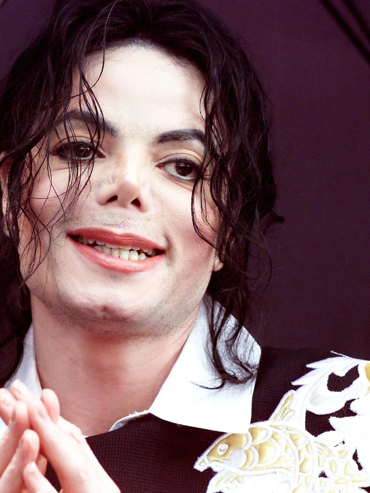  Macaulay Culkin äußert sich zu Missbrauchsvorwürfe gegen Michael Jackson An Audience with Michael Jackson Exeter City Football Club Stadium Exeter Great Britain Michael Jackson laughs at Exeter City Football Club during An Audience With Michael Jackson . An Audience with Michael Jackson Exeter City Football Club Stadium Exeter, England Great Britain June 14, 2002 PUBLICATIONxINxGERxSUIxAUTxONLY UnitedArchives88028