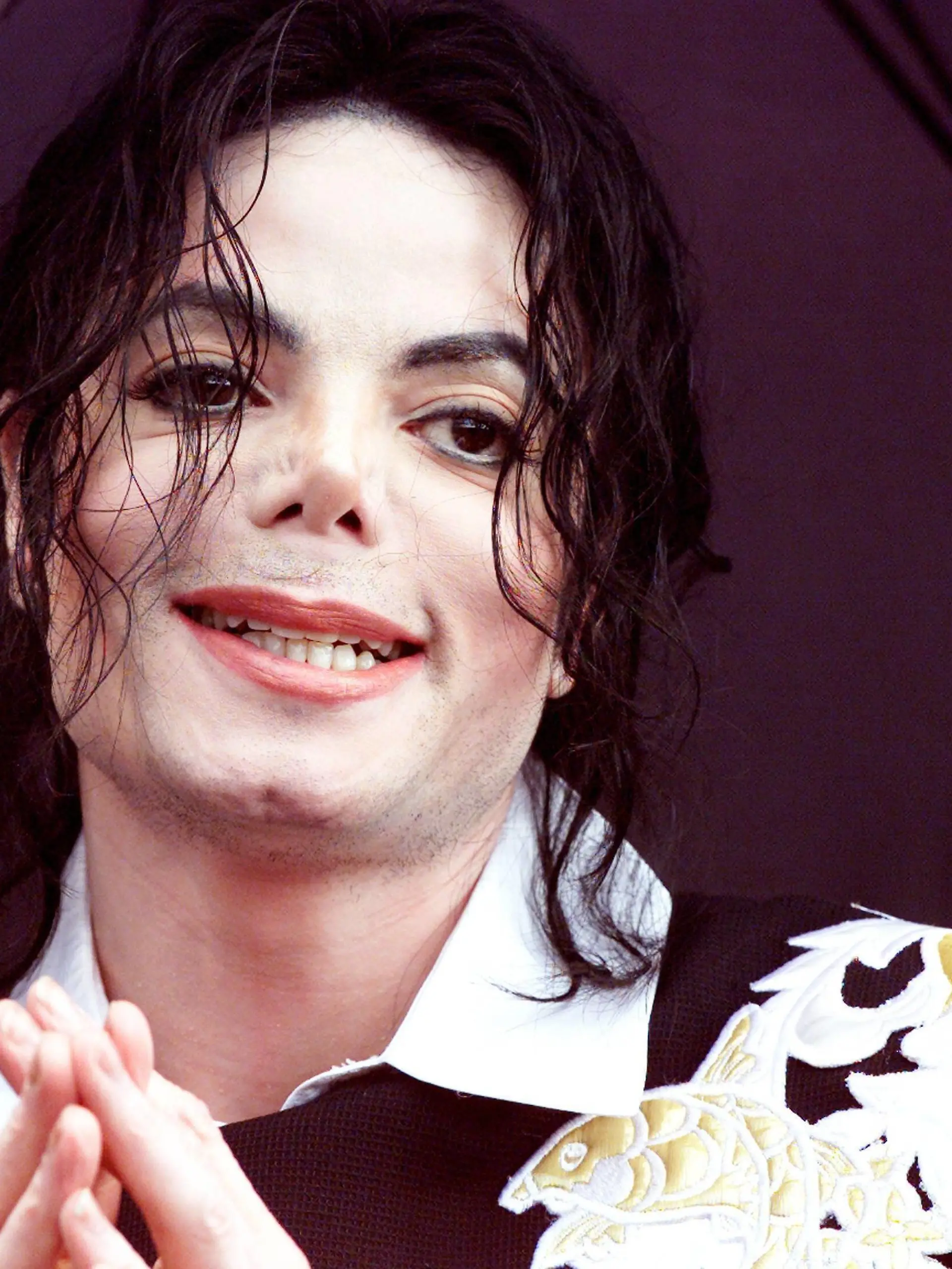  Macaulay Culkin äußert sich zu Missbrauchsvorwürfe gegen Michael Jackson An Audience with Michael Jackson Exeter City Football Club Stadium Exeter Great Britain Michael Jackson laughs at Exeter City Football Club during An Audience With Michael Jackson . An Audience with Michael Jackson Exeter City Football Club Stadium Exeter, England Great Britain June 14, 2002 PUBLICATIONxINxGERxSUIxAUTxONLY UnitedArchives88028