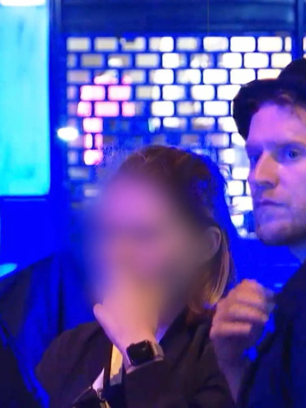 Bild zu: "Johannes Oerding setzt Notruf ab"