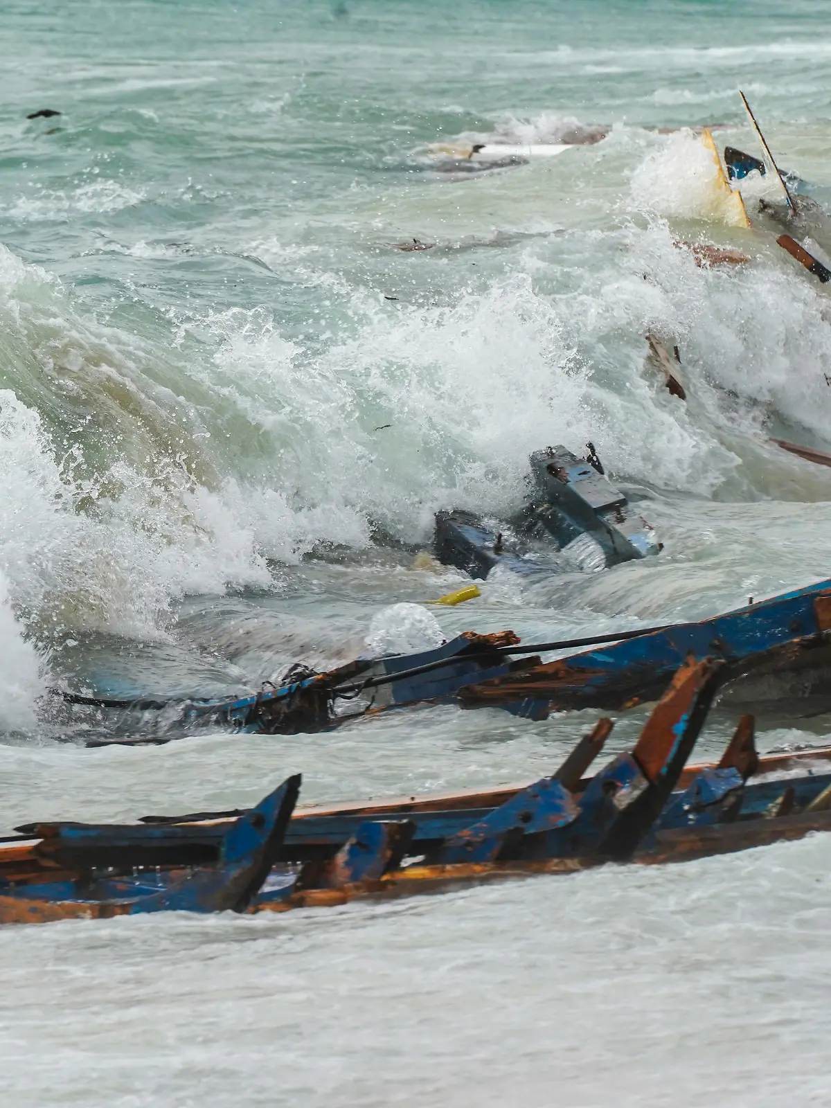 
Cutro Italia
26 febbraio 2023
Naufragio barcone migranti a Cutro nel crotonese con morti e dispersi
Foto: Antonino Durso/LaPresse / action press