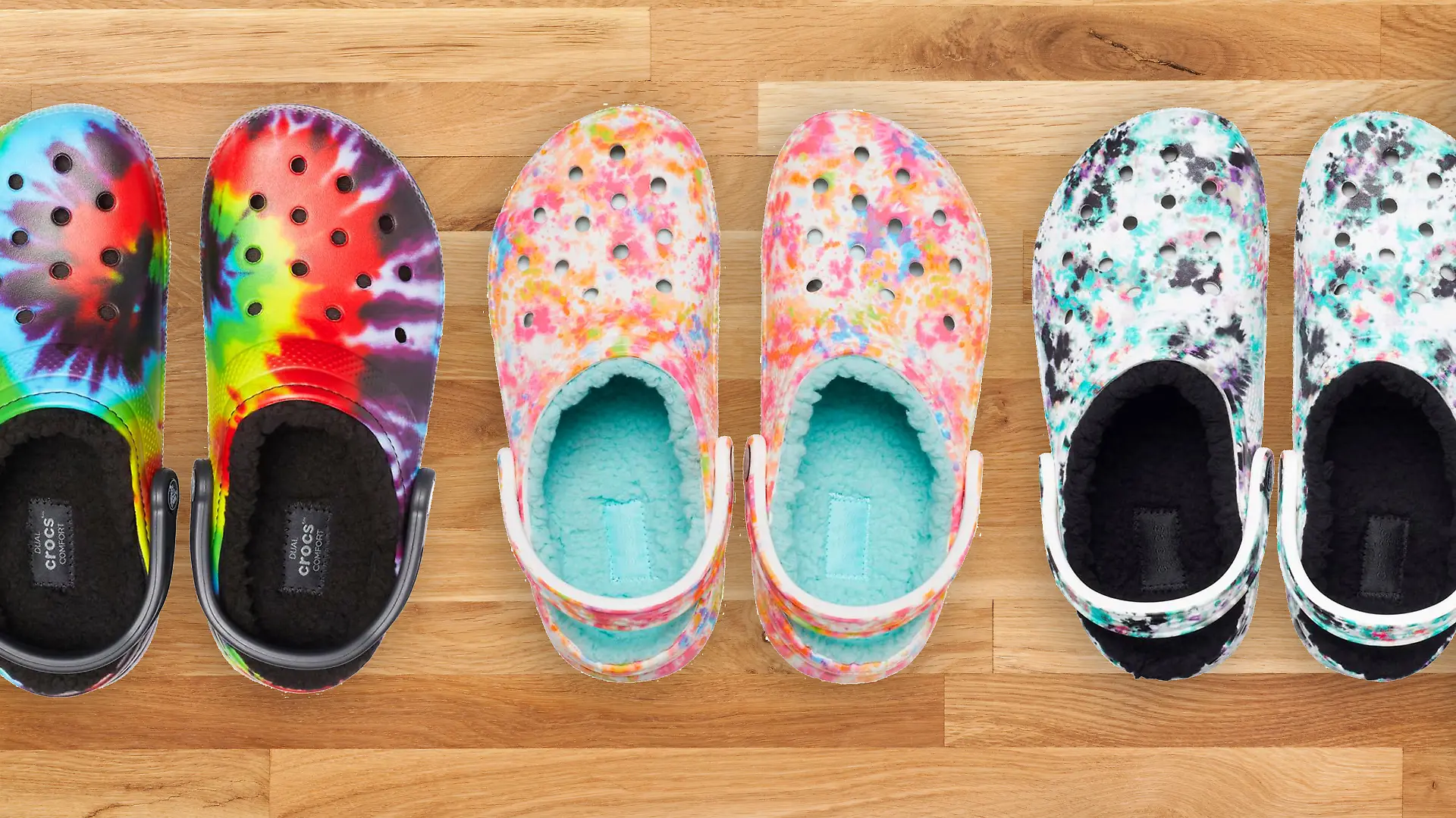 Verschiedene Crocs-Modelle in bunten Farben