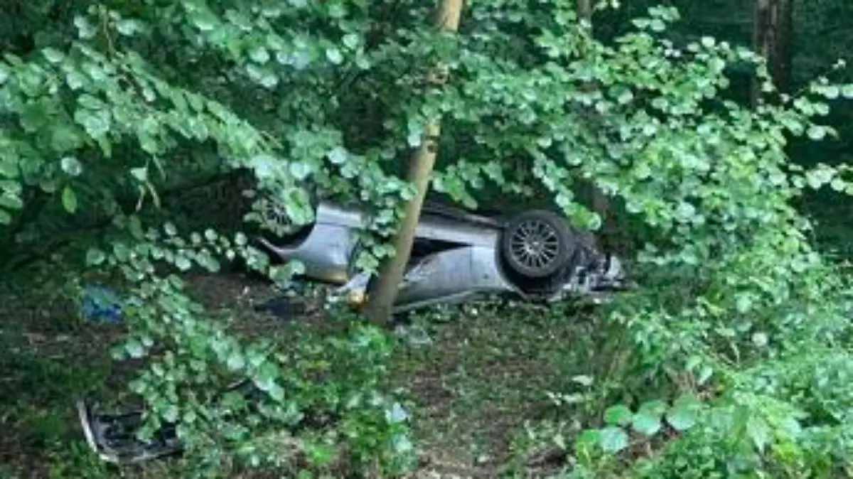 Das Auto des tödlich verunglückten Fahrers überschlug sich mehrfach.
