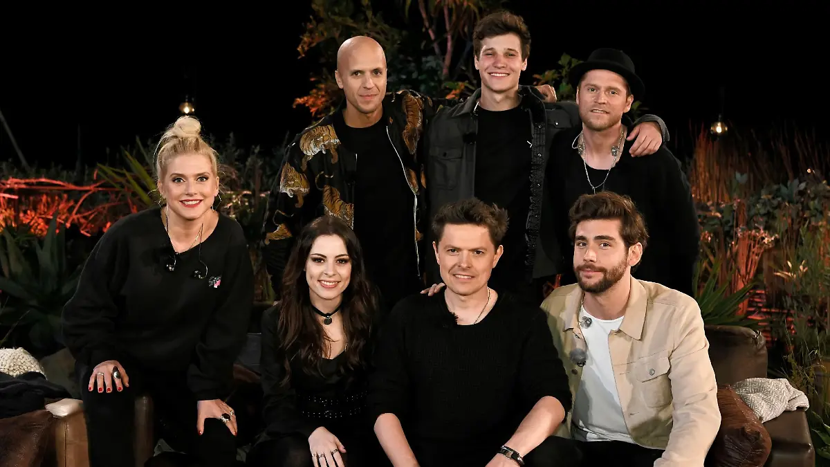 V.h.l.: Milow, Wincent Weiss und Johannes Oerding; V.v.l.: Jeanette Biedermann, Jennifer Haben, Michael Patrick Kelly und Alvaro Soler