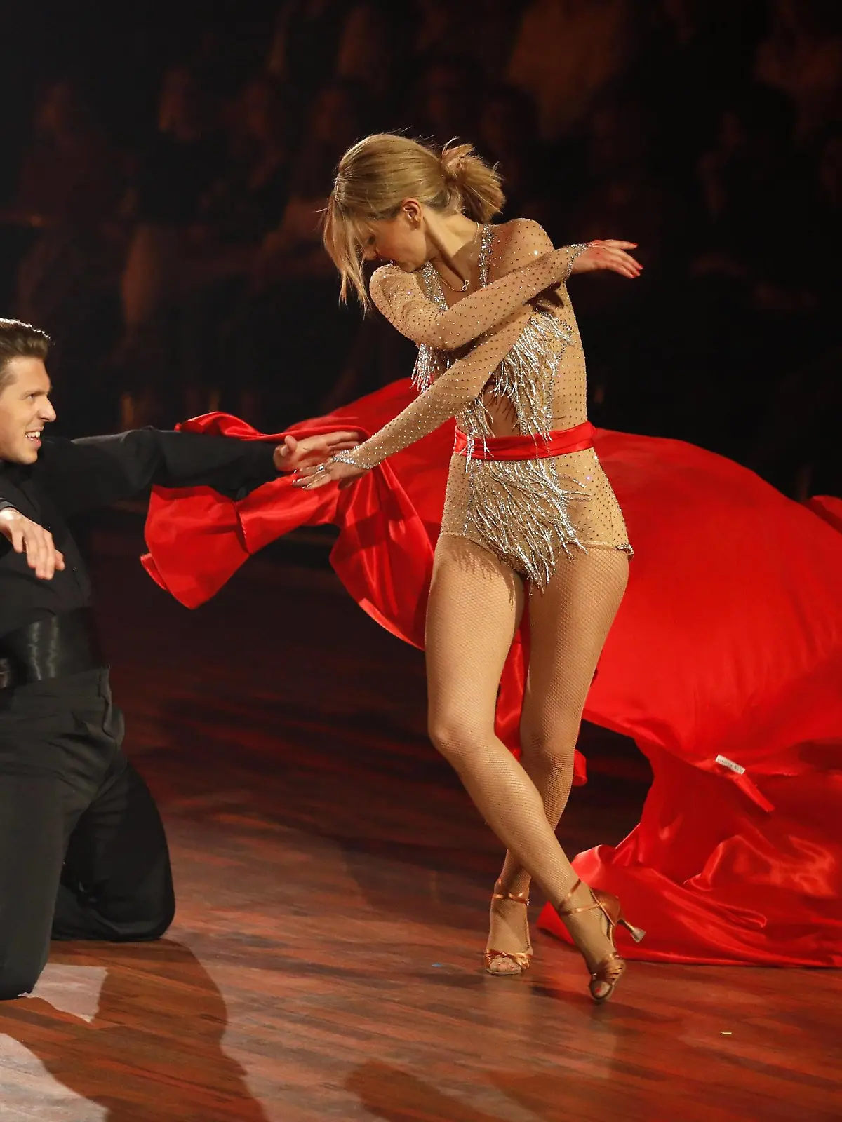 Ella Endlich und Valentin Lusin im Halbfinale der 12. Staffel der RTL-Tanzshow Let s Dance im MMC Coloneum. Köln, 07.06.2019 *** Ella Endlich and Valentin Lusin in the semi-final of the 12 season of the RTL dance show Let s Dance at the MMC Coloneum Cologne, 07 06 2019 Foto:xC.xHardtx/xFuturexImage  