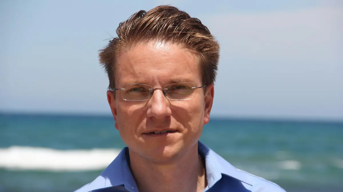 Ferienreporter Ralf Benkö hilft auf Sardinien.