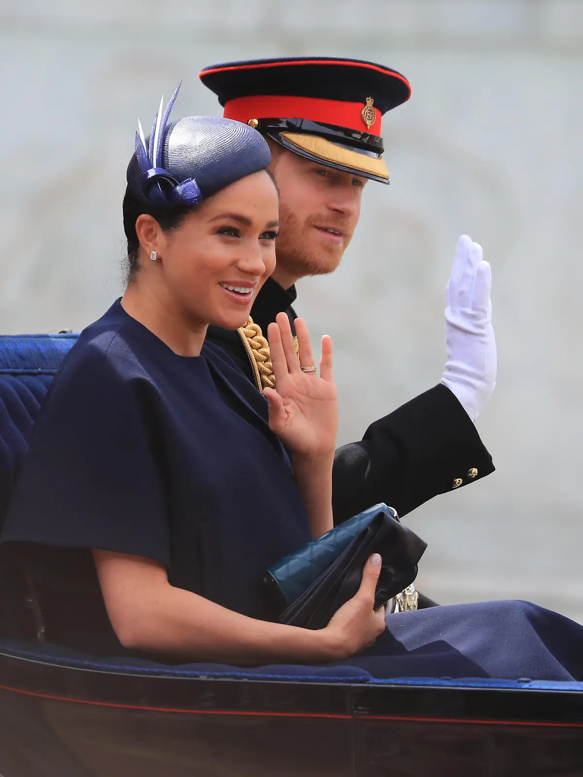 08.06.2019, Großbritannien, London: Prinz Harry und seine Frau Herzogin Meghan nehmen an der Militärparade «Trooping the Colour» zu Ehren von dem Geburtstag der britischen Königin Elizabeth II teil. Die Queen wurde bereits am 21. April 93 Jahre alt. Foto: Gareth Fuller/PA Wire/dpa +++ dpa-Bildfunk +++