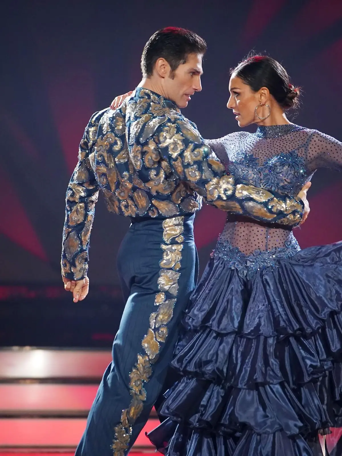 Nazan Eckes und Christian Polanc tanzen Paso Doble. 