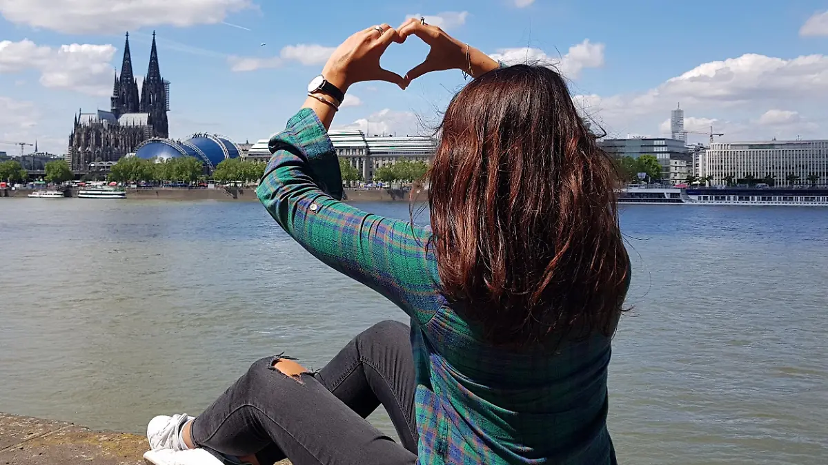 Tina Tinderina schreibt ihre Erlebnisse mit der Dating-App auf.