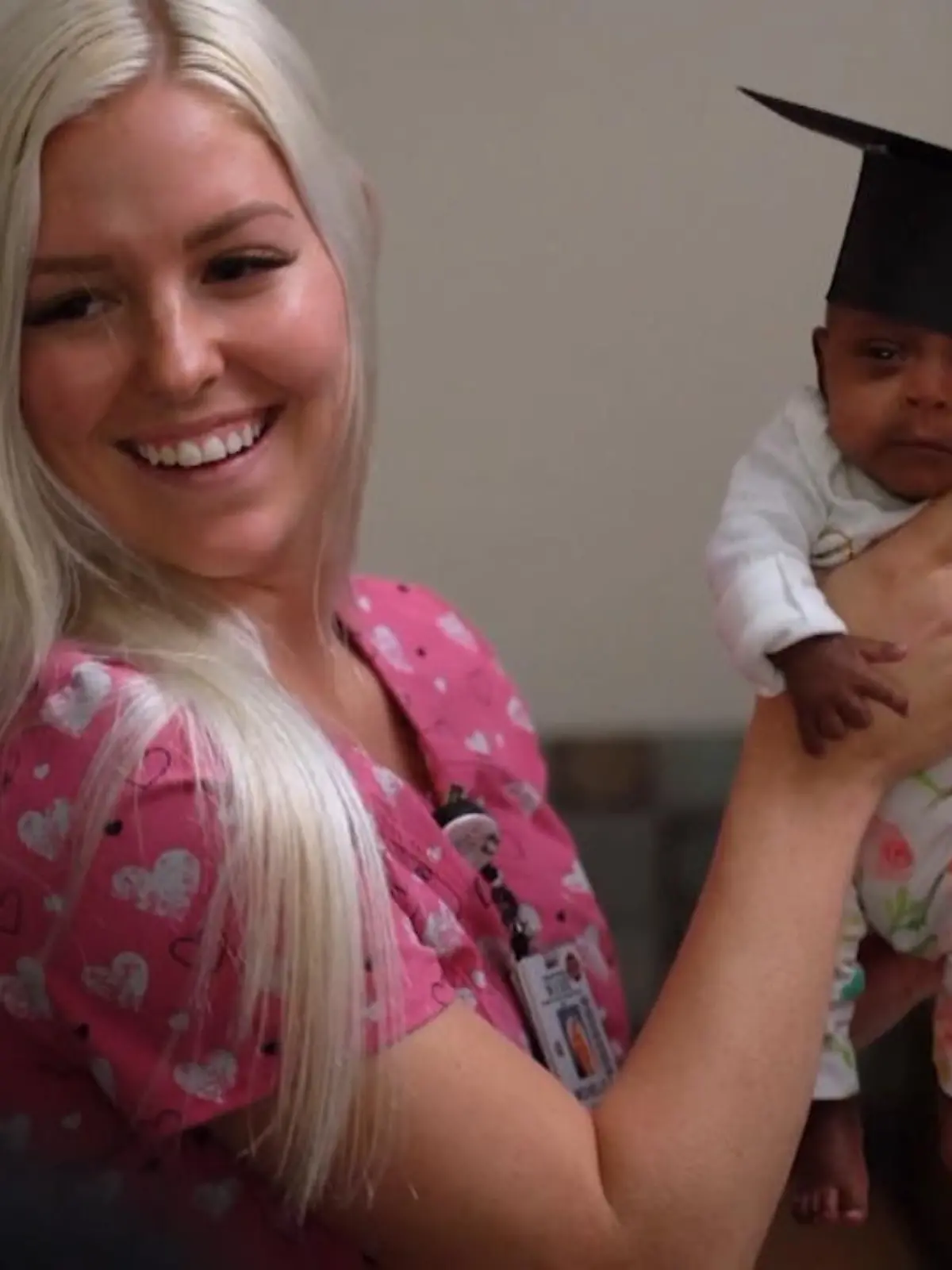 Bild zu: "„Das kleinste Baby der Welt“ darf heim"