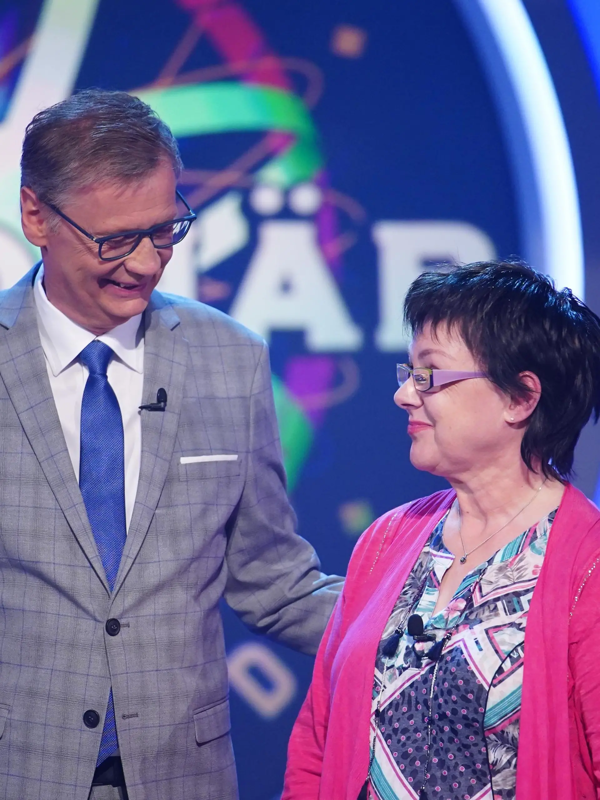 Moderator Günther Jauch mit Ellen Marquardt aus Neuss