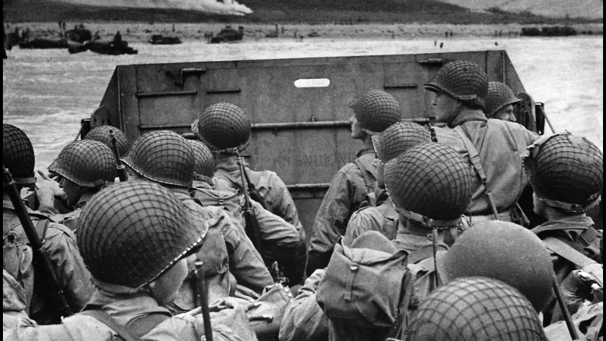 Amerikanische Soldaten in einem Landungsboot.