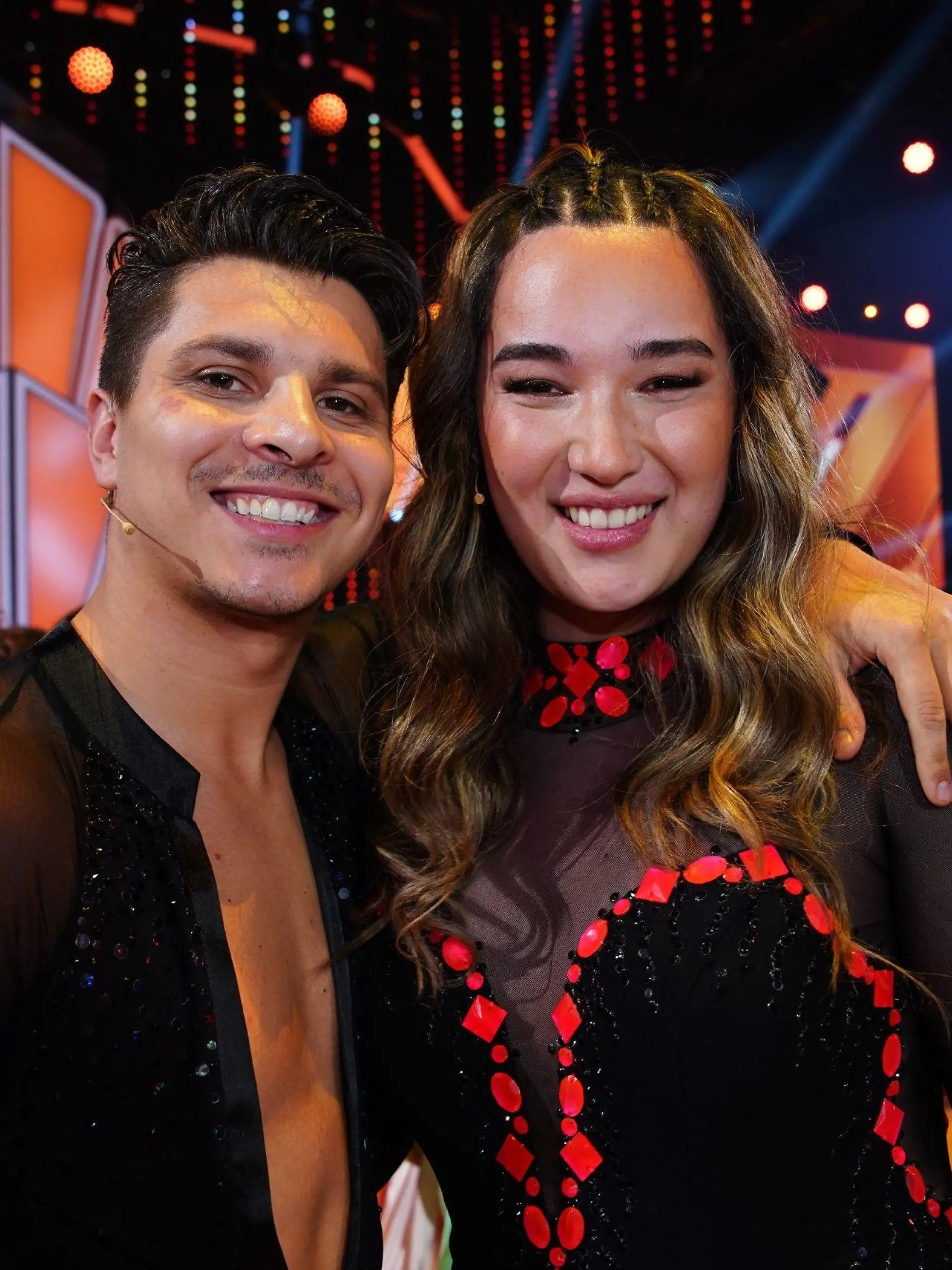 Alex Mariah Peter und Alexandru Ionel scheiden aus.
Die Verwendung des sendungsbezogenen Materials ist nur mit dem Hinweis und Verlinkung auf RTL+ gestattet.