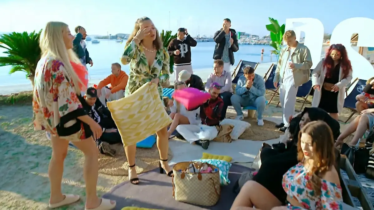 Mücken-Plage bei Dreharbeiten am Strand DSDS-Recall auf Mallorca wird gestört