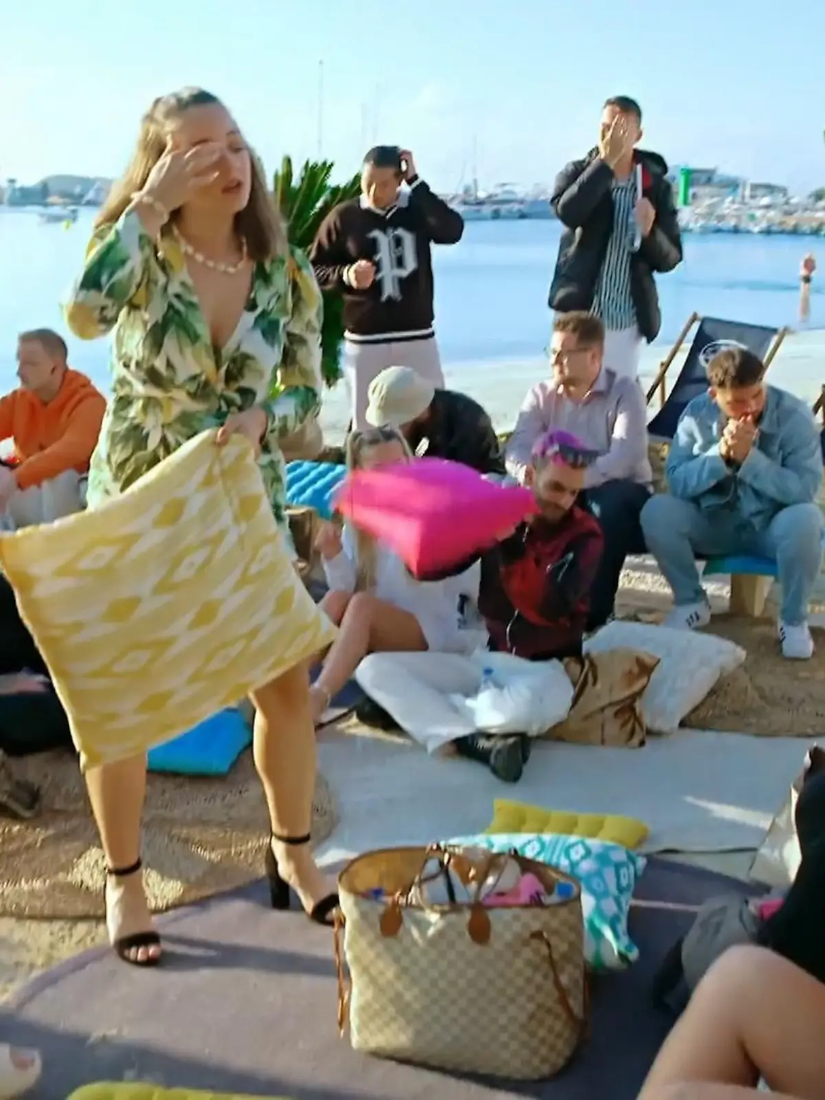 Bild zu: "Mücken-Plage bei Dreharbeiten am Strand"