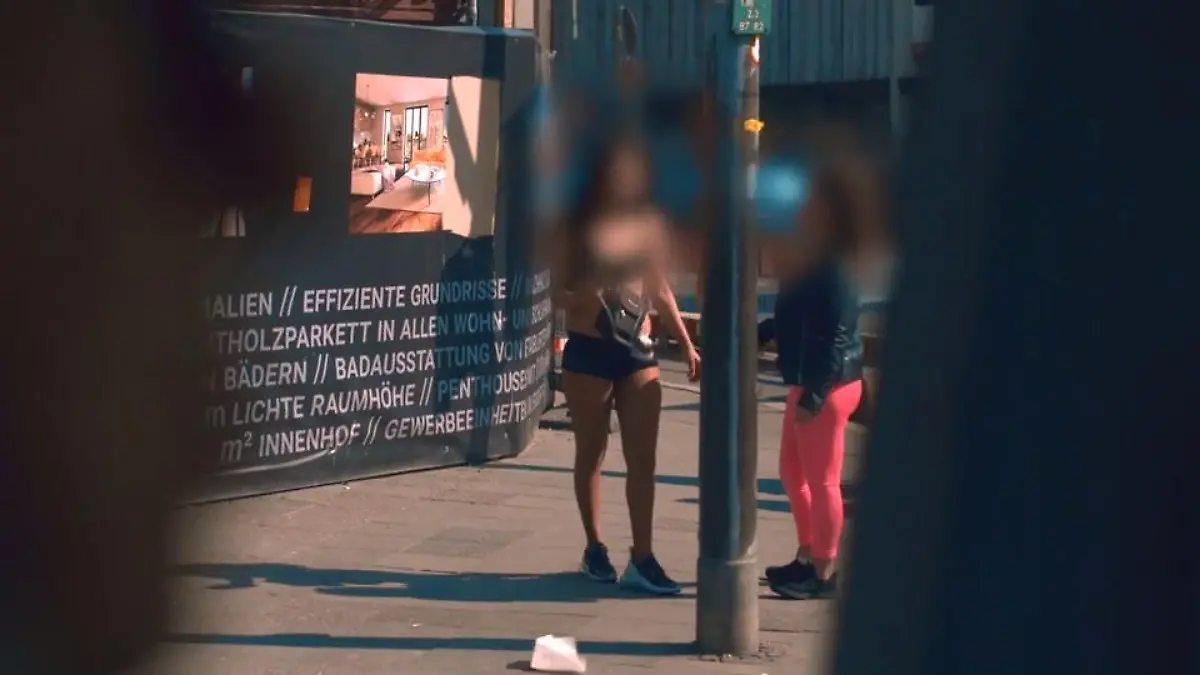 So zwingen Clans junge Frauen in die Prostitution „Die müssen alles machen“